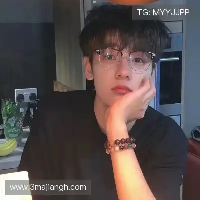 何俊